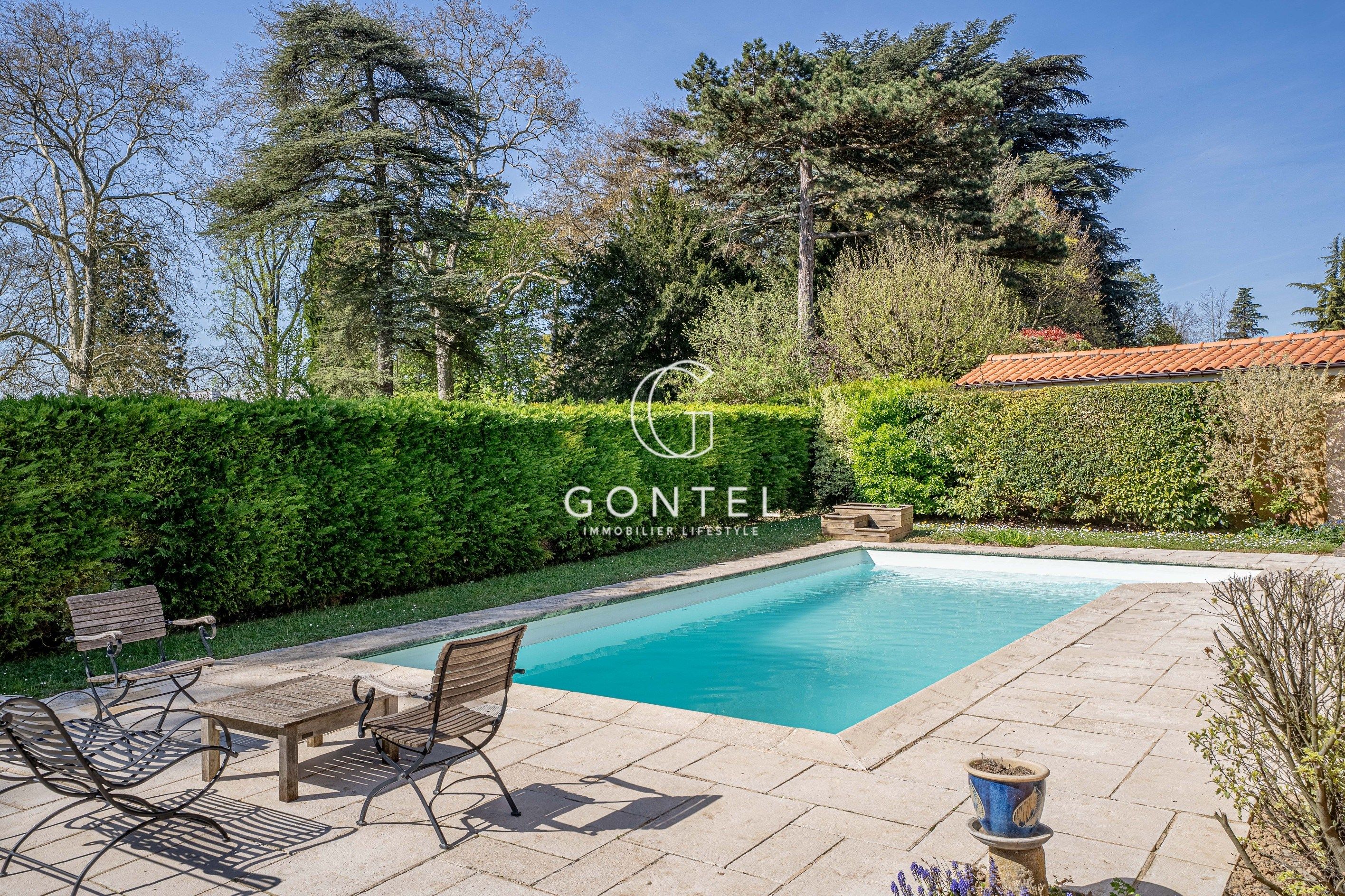 maison 5 Pièces en vente sur ST CYR AU MONT D OR (69450)