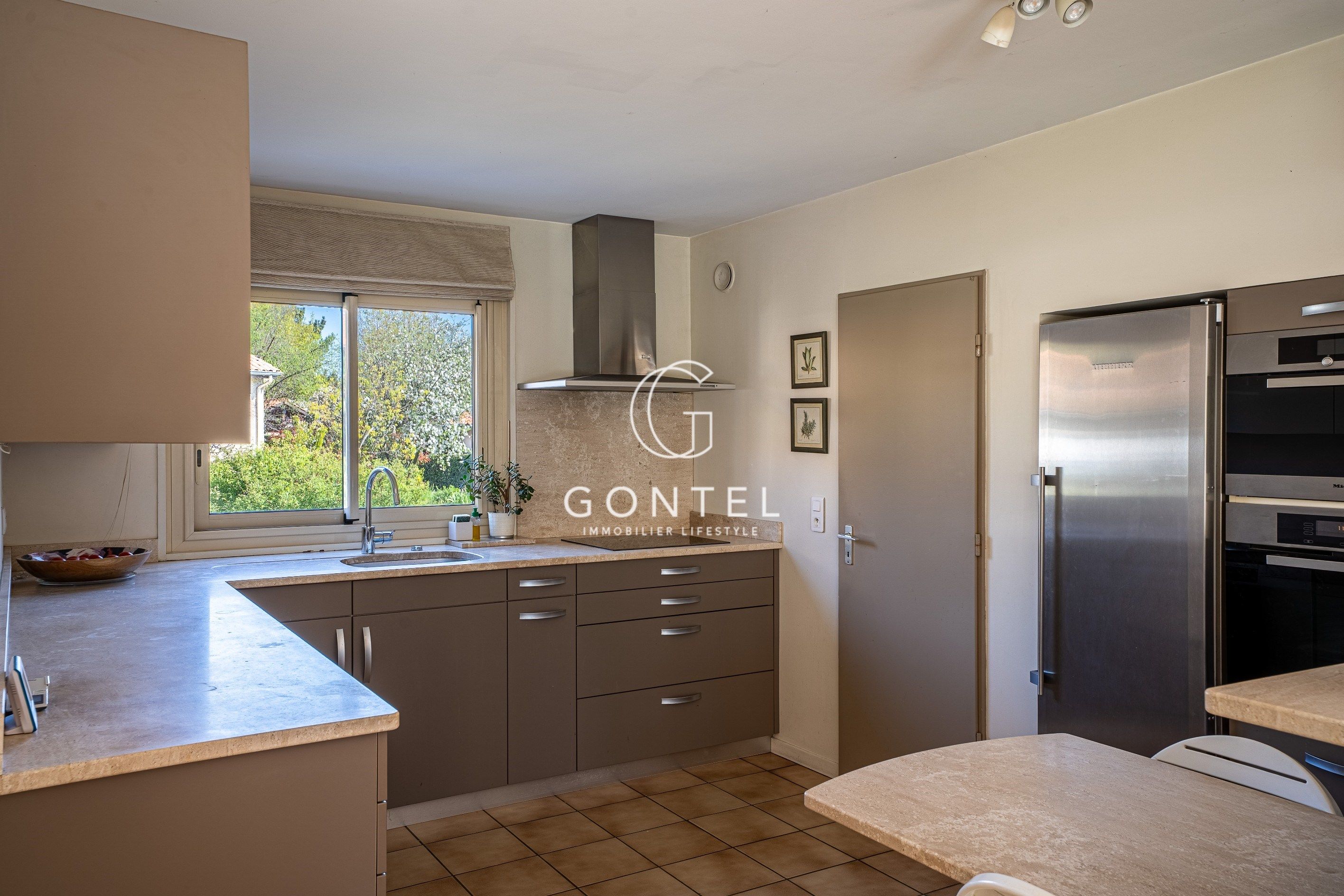 maison 5 Pièces en vente sur ST CYR AU MONT D OR (69450)