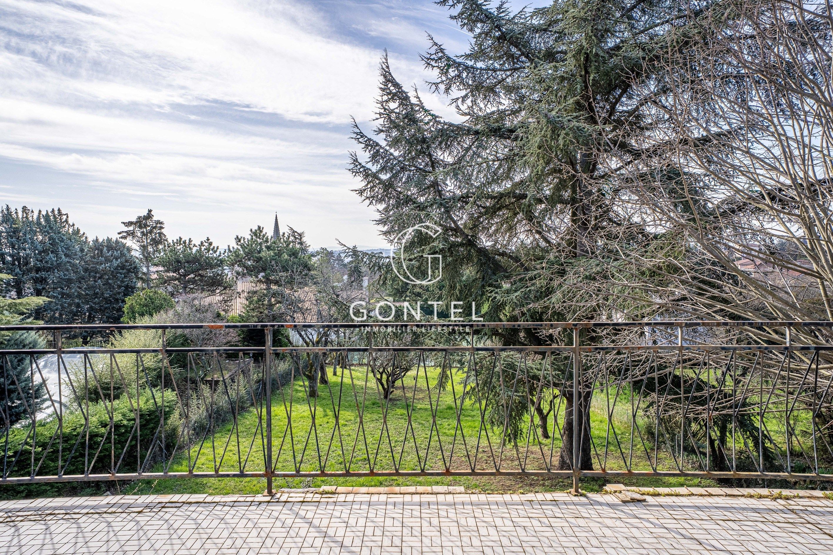 maison 5 Pièces en vente sur ST CYR AU MONT D OR (69450)