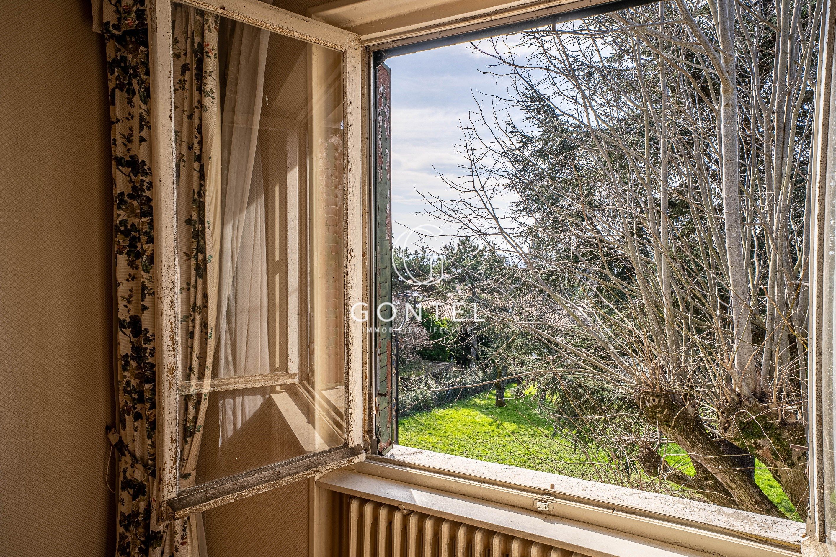 maison 5 Pièces en vente sur ST CYR AU MONT D OR (69450)