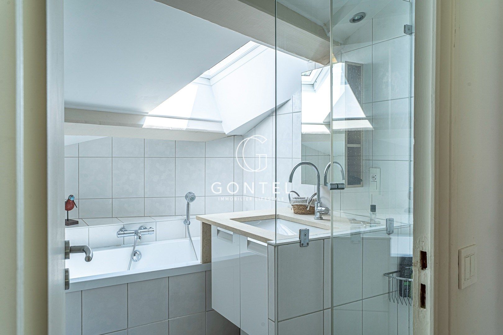 maison 6 Pièces en vente sur ST CYR AU MONT D OR (69450)