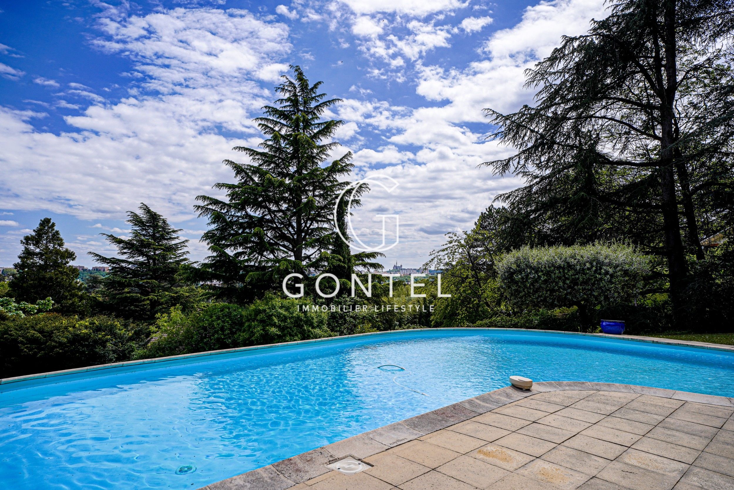 maison 6 Pièces en vente sur ST CYR AU MONT D OR (69450)