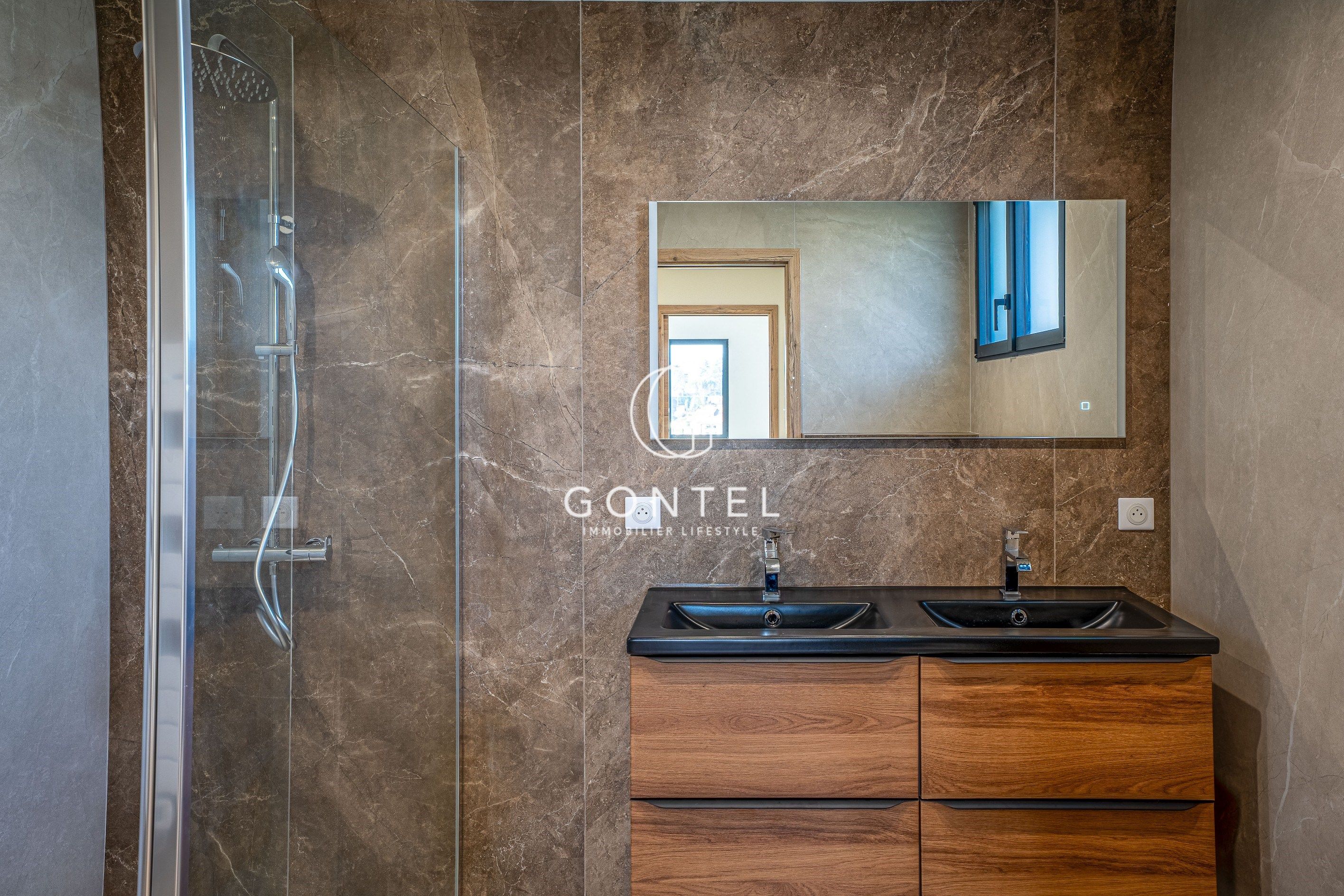 maison 7 Pièces en vente sur ST CYR AU MONT D OR (69450)