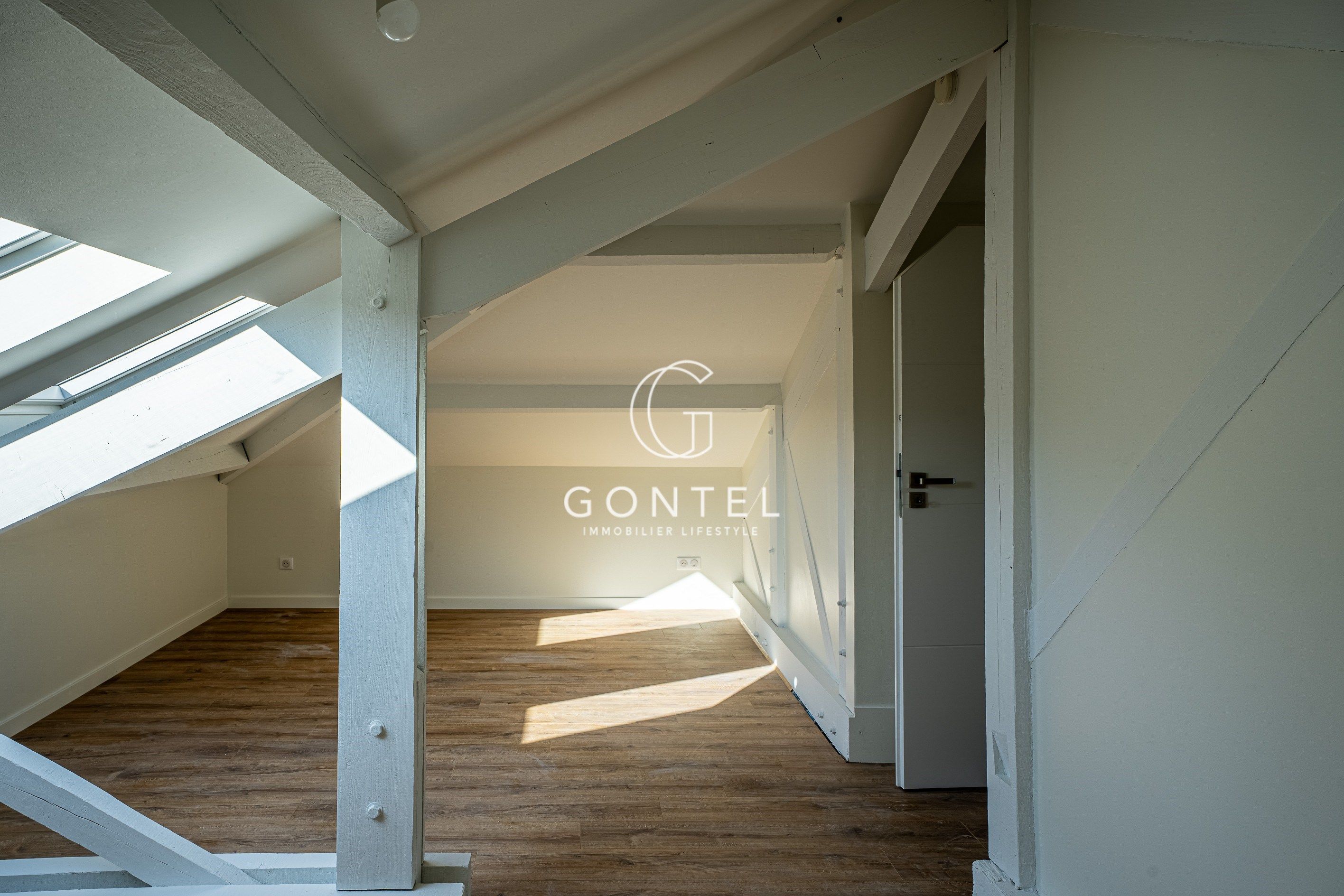 maison 7 Pièces en vente sur ST CYR AU MONT D OR (69450)