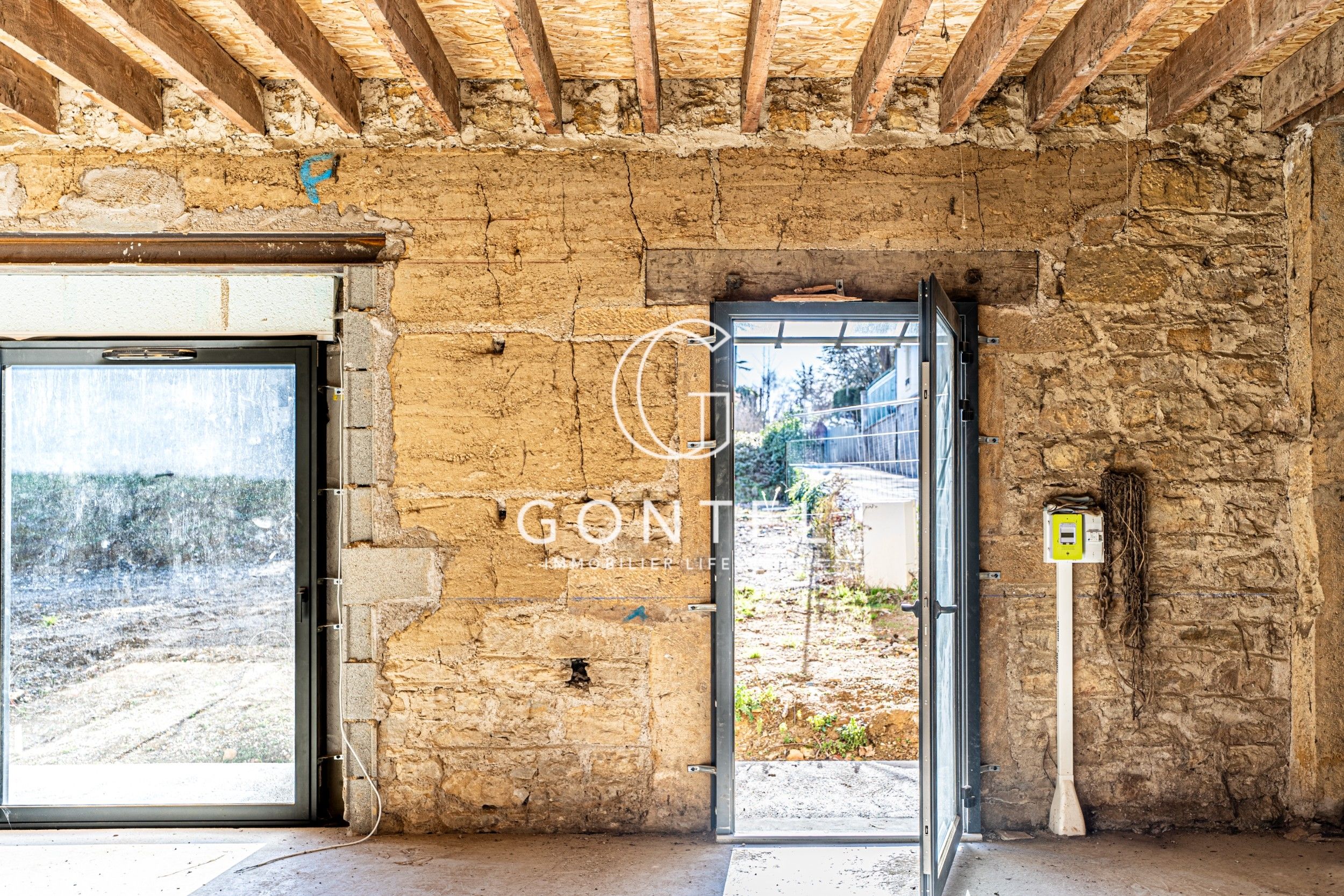 maison 4 Pièces en vente sur ST CYR AU MONT D OR (69450)