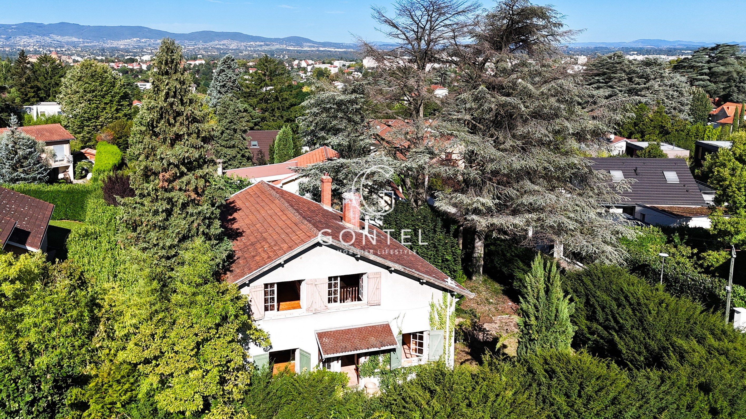 maison 8 Pièces en vente sur STE FOY LES LYON (69110)