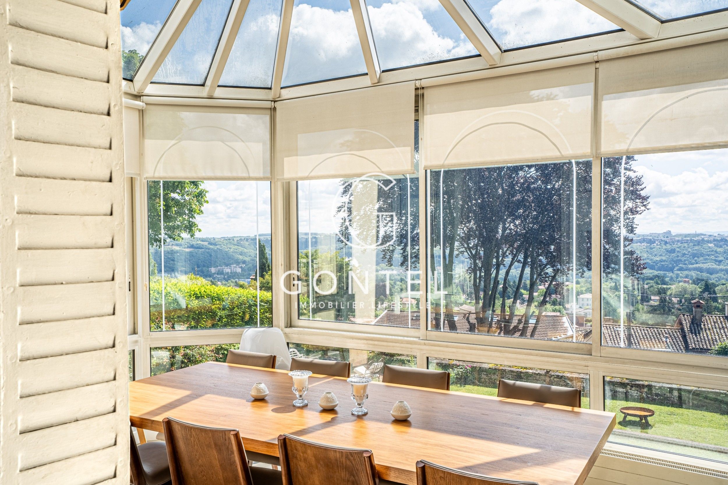 maison 7 Pièces en vente sur COLLONGES AU MONT D OR (69660)