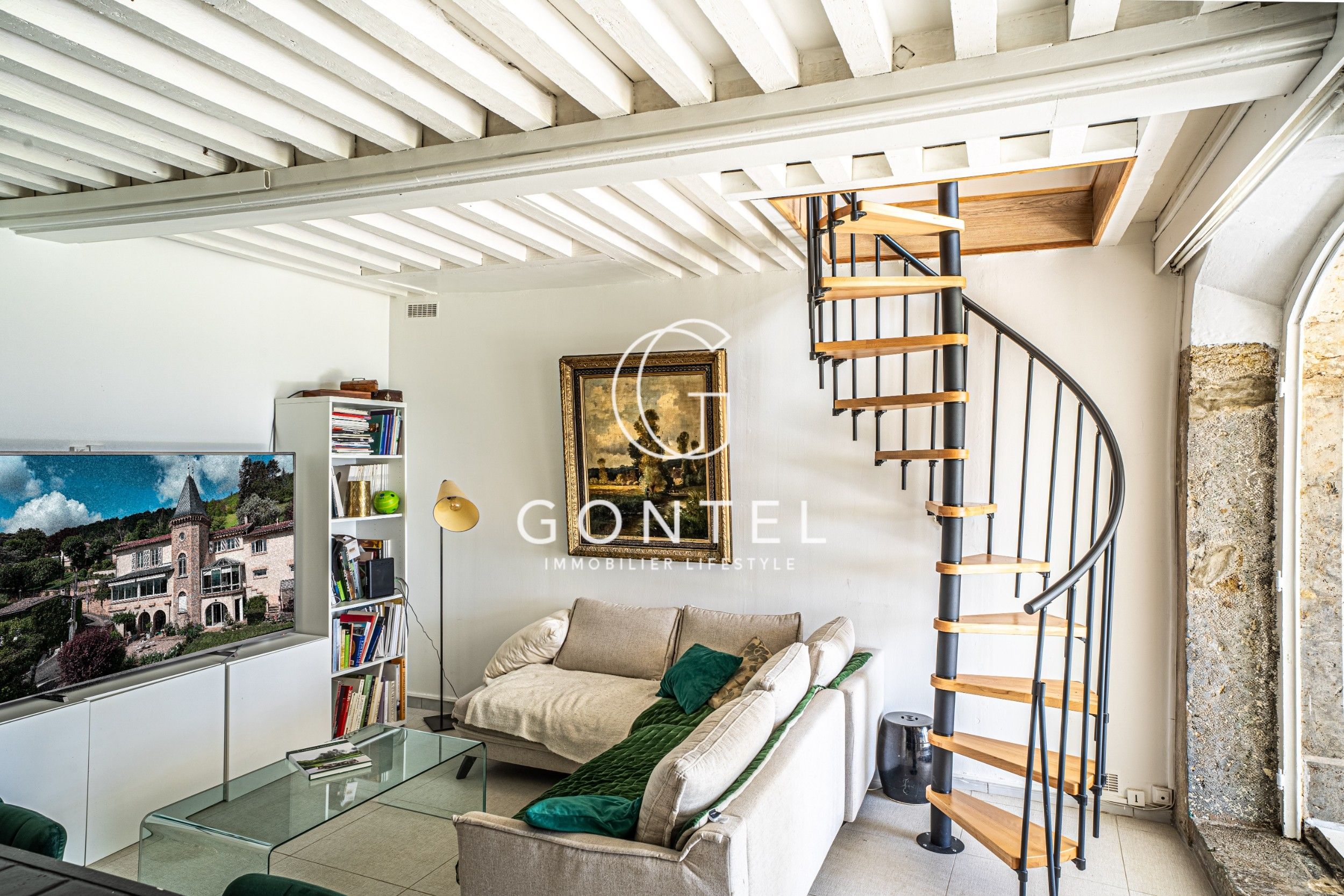 maison 7 Pièces en vente sur COLLONGES AU MONT D OR (69660)