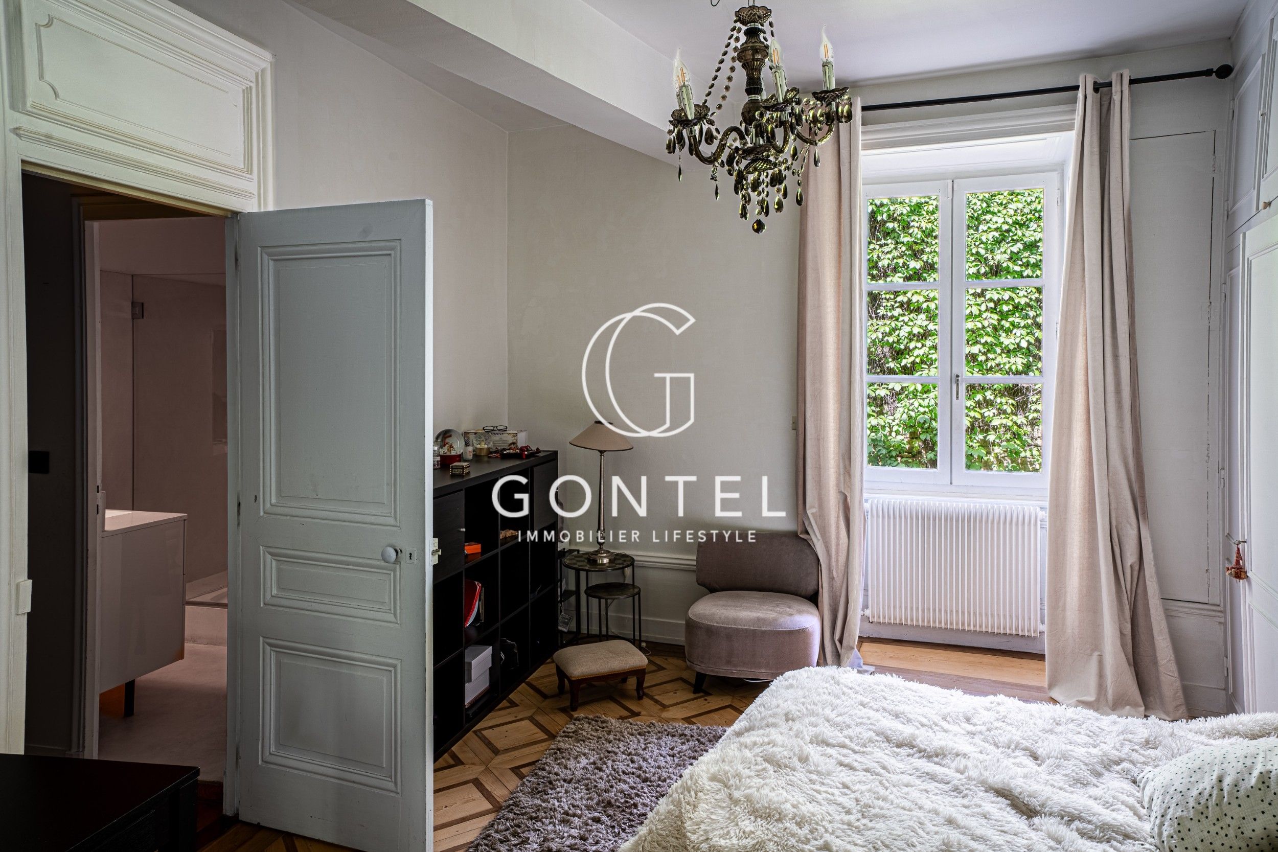 maison 7 Pièces en vente sur COLLONGES AU MONT D OR (69660)