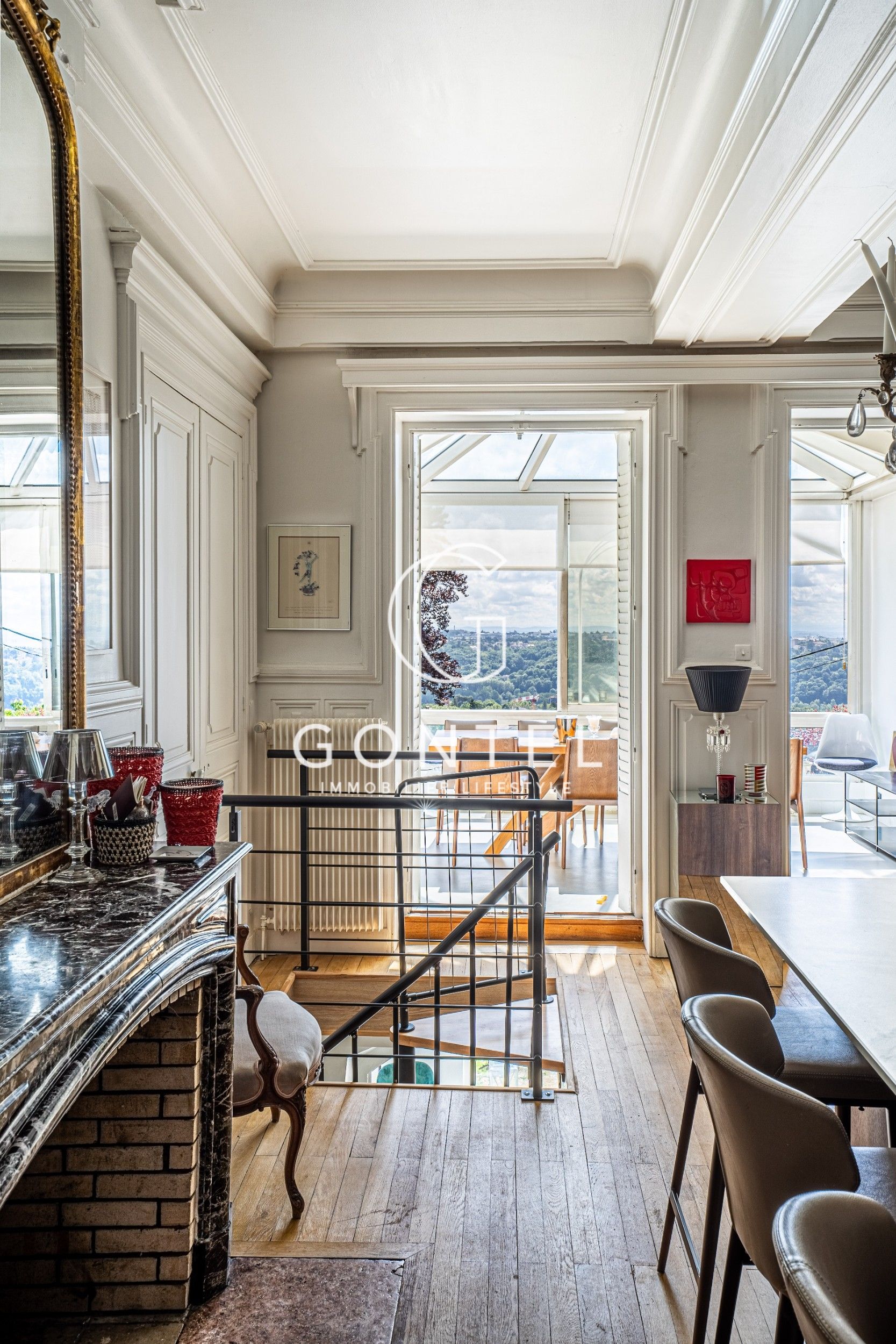 maison 7 Pièces en vente sur COLLONGES AU MONT D OR (69660)