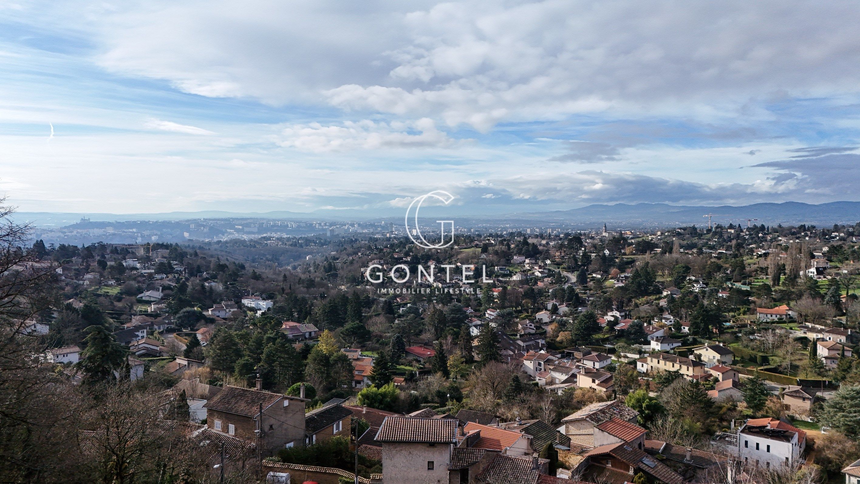 maison 5 Pièces en vente sur ST CYR AU MONT D OR (69450)