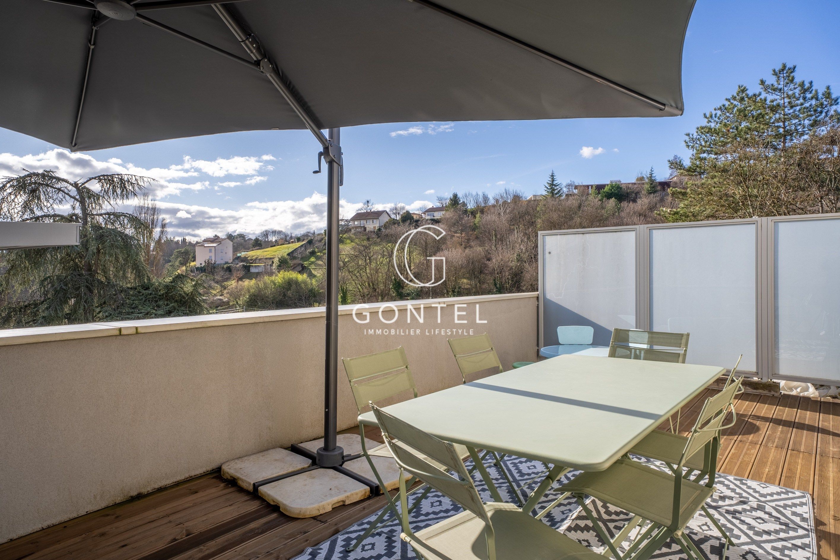 appartement 4 Pièces en vente sur ST CYR AU MONT D OR (69450)