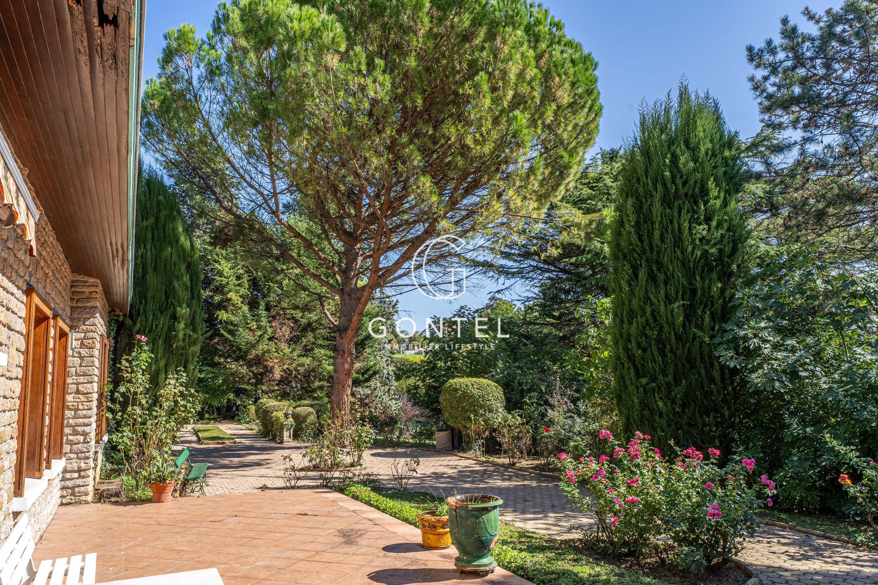 maison 5 Pièces en vente sur ST CYR AU MONT D OR (69450)