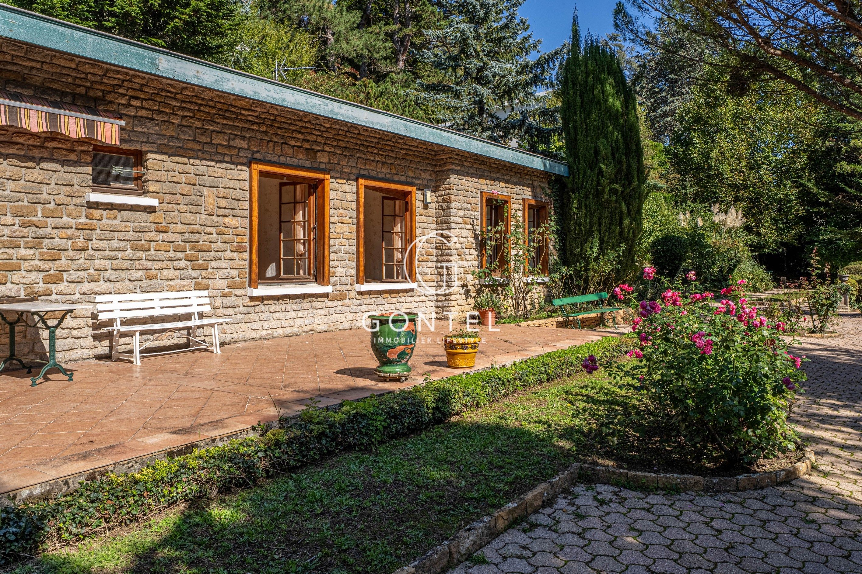 maison 5 Pièces en vente sur ST CYR AU MONT D OR (69450)