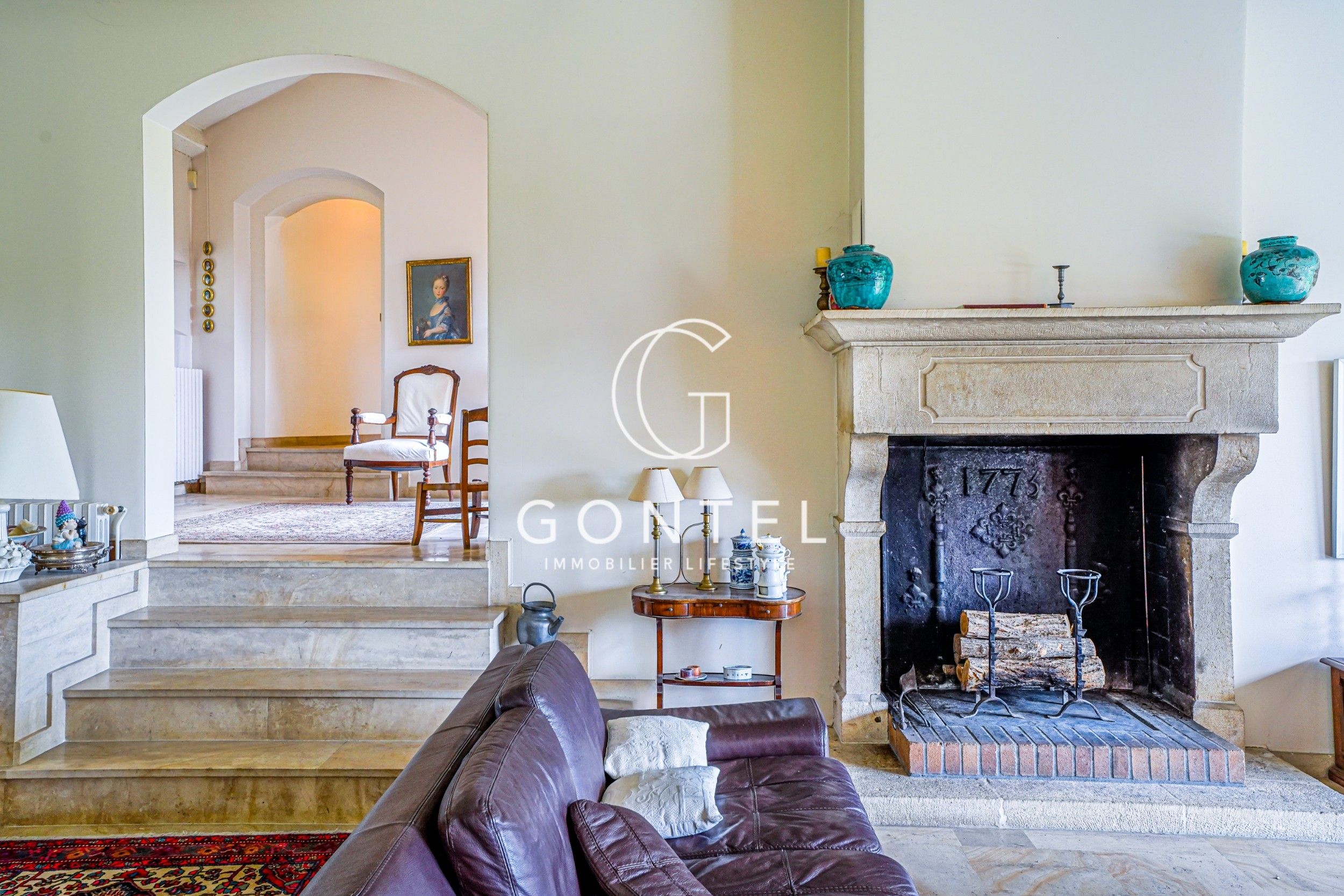 maison 6 Pièces en vente sur ST CYR AU MONT D OR (69450)