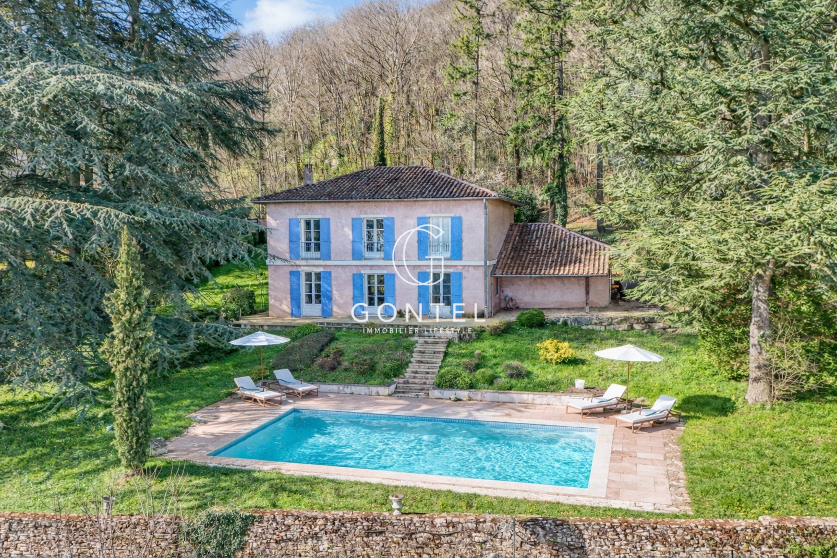 maison 6 Pièces en vente sur ST CYR AU MONT D OR (69450)