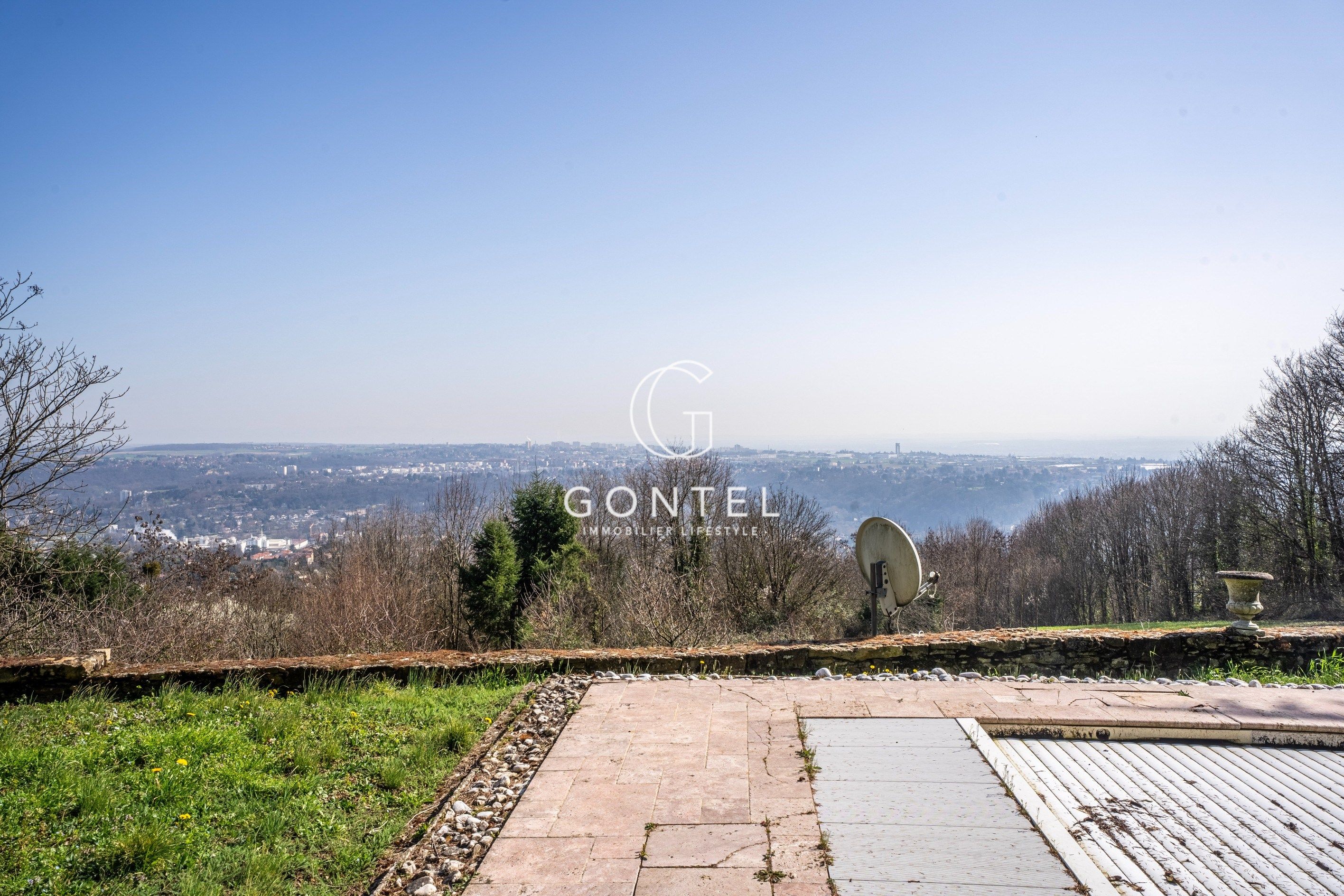 maison 6 Pièces en vente sur ST CYR AU MONT D OR (69450)