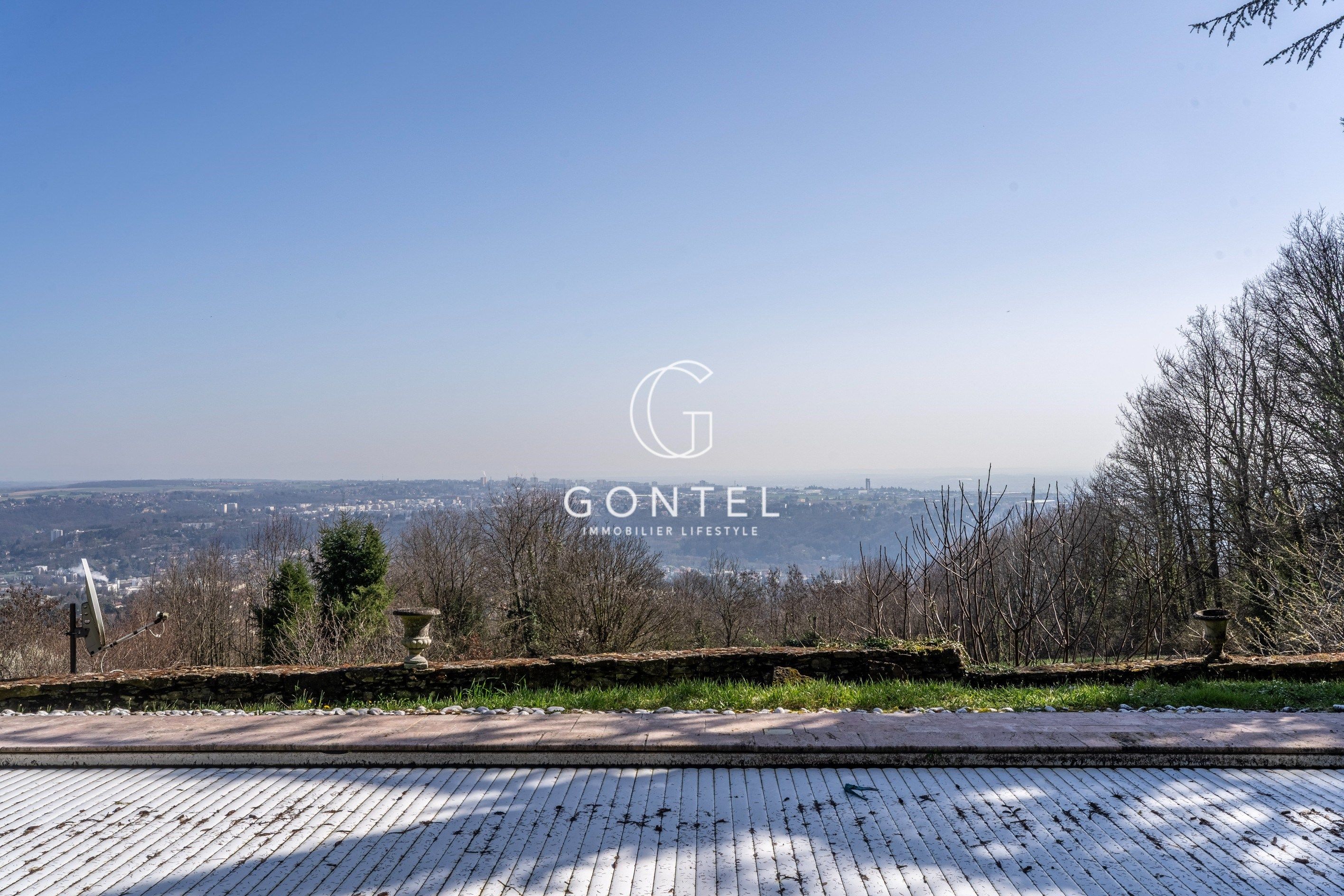 maison 6 Pièces en vente sur ST CYR AU MONT D OR (69450)