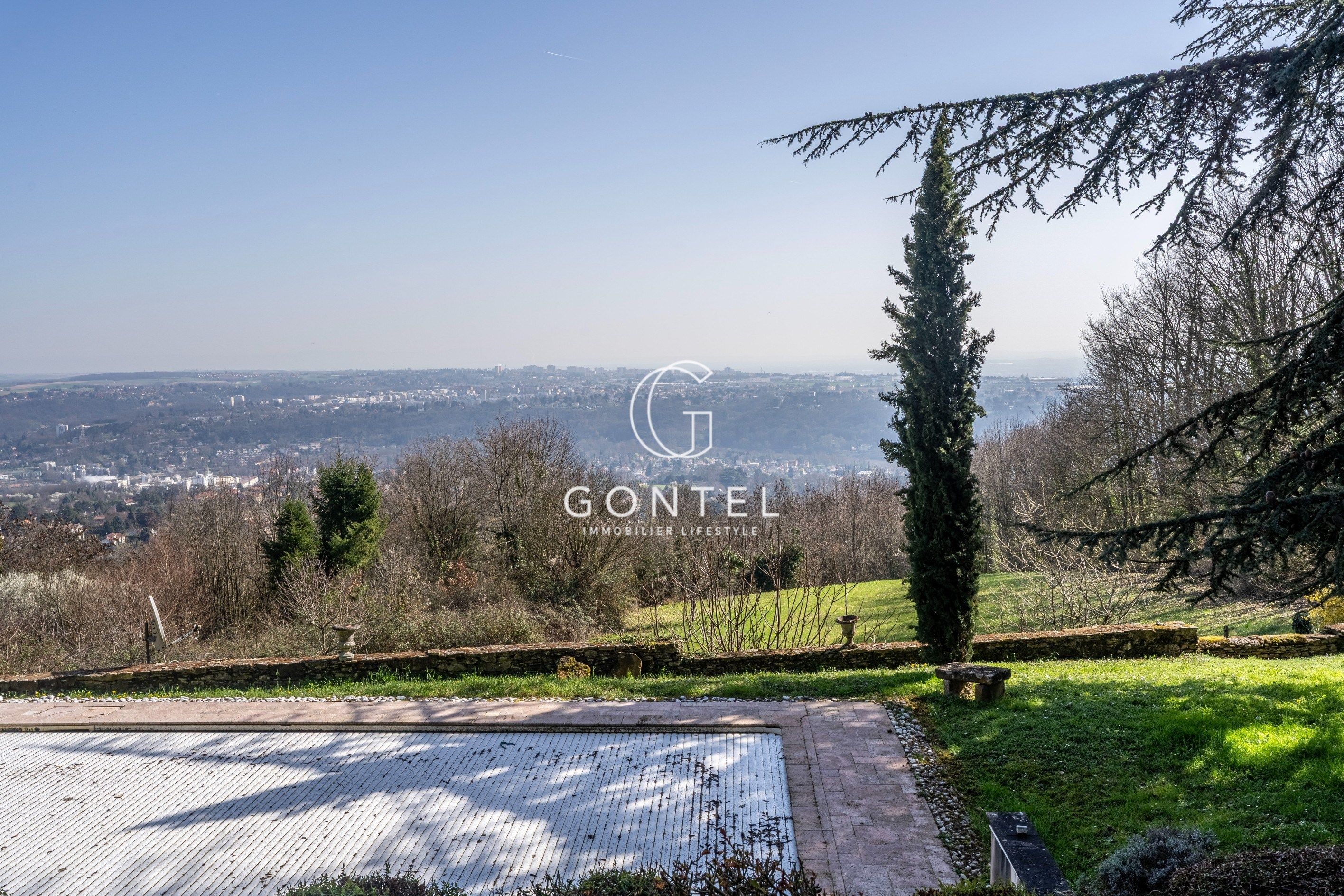 maison 6 Pièces en vente sur ST CYR AU MONT D OR (69450)