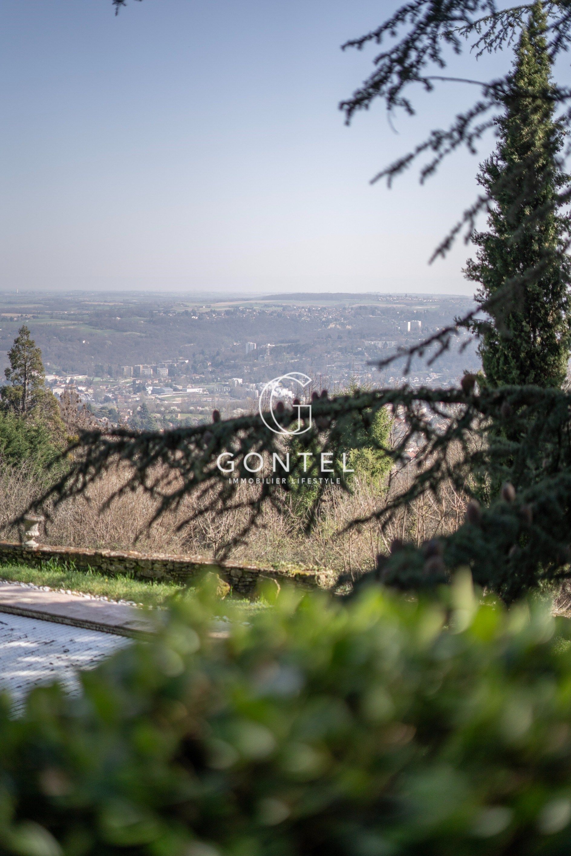 maison 6 Pièces en vente sur ST CYR AU MONT D OR (69450)