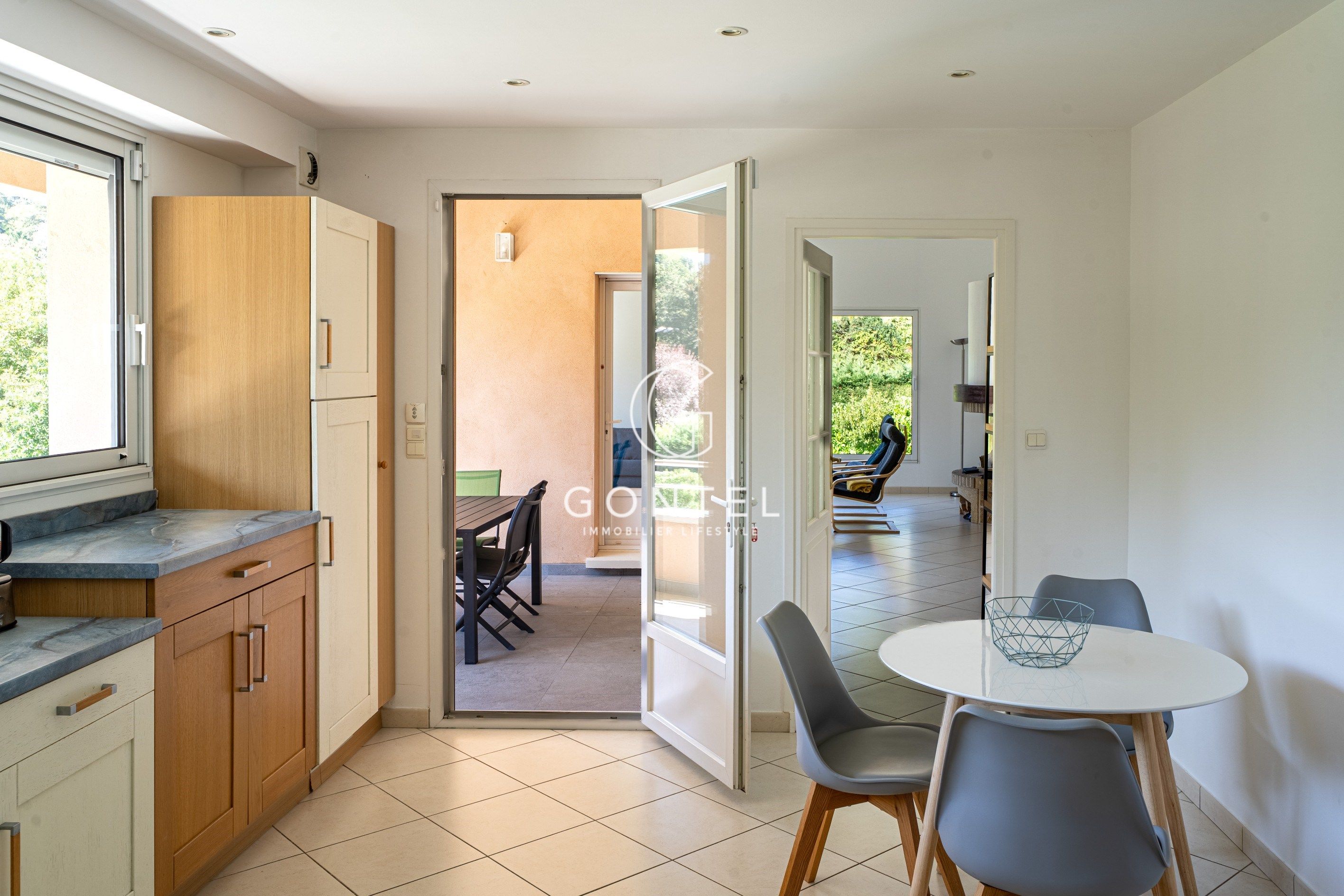 maison 5 Pièces en vente sur ST CYR AU MONT D OR (69450)