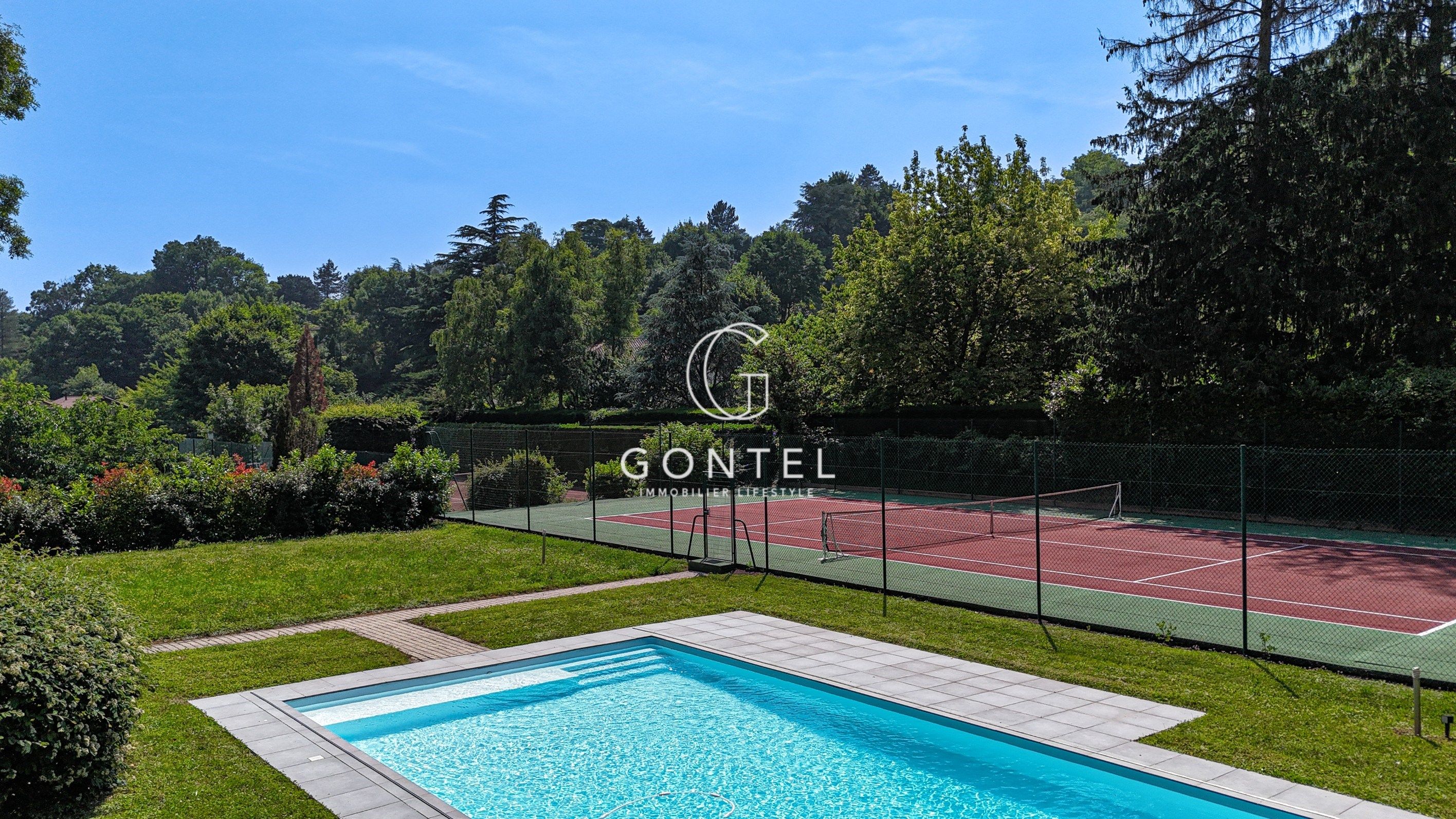 maison 7 Pièces en vente sur ST CYR AU MONT D OR (69450)