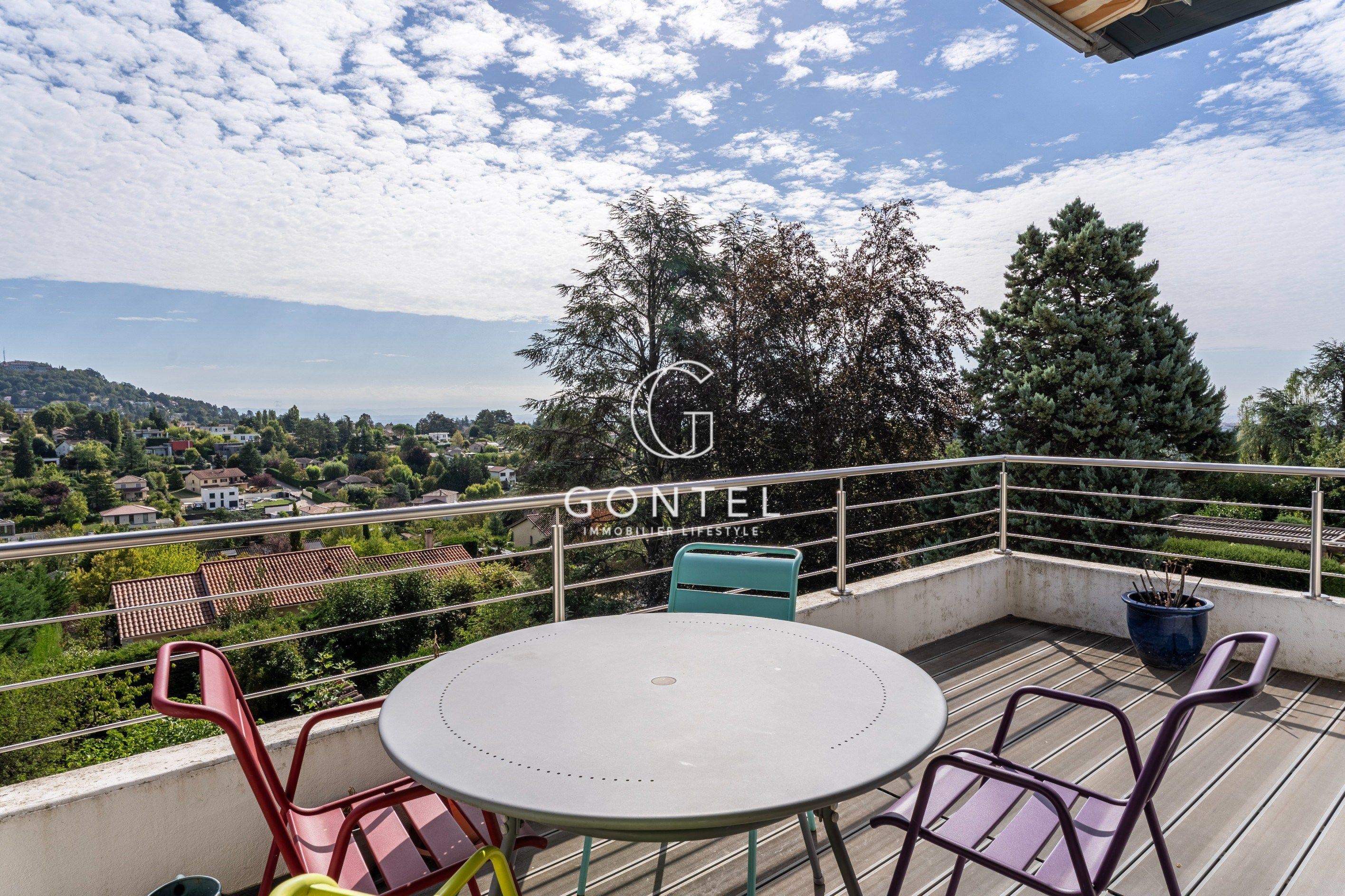 maison 6 Pièces en vente sur ST DIDIER AU MONT D OR (69370)