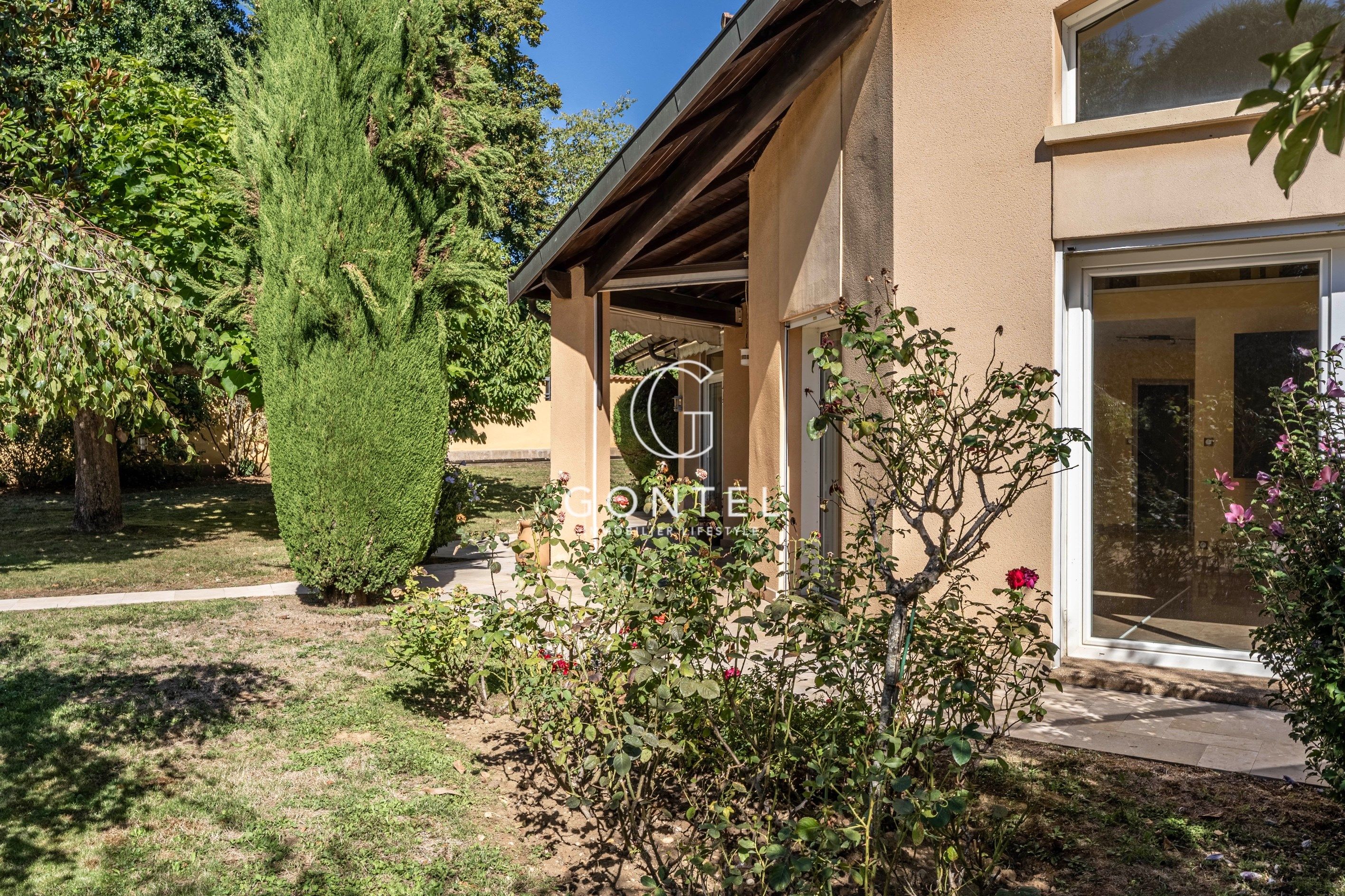 maison 5 Pièces en vente sur ST CYR AU MONT D OR (69450)