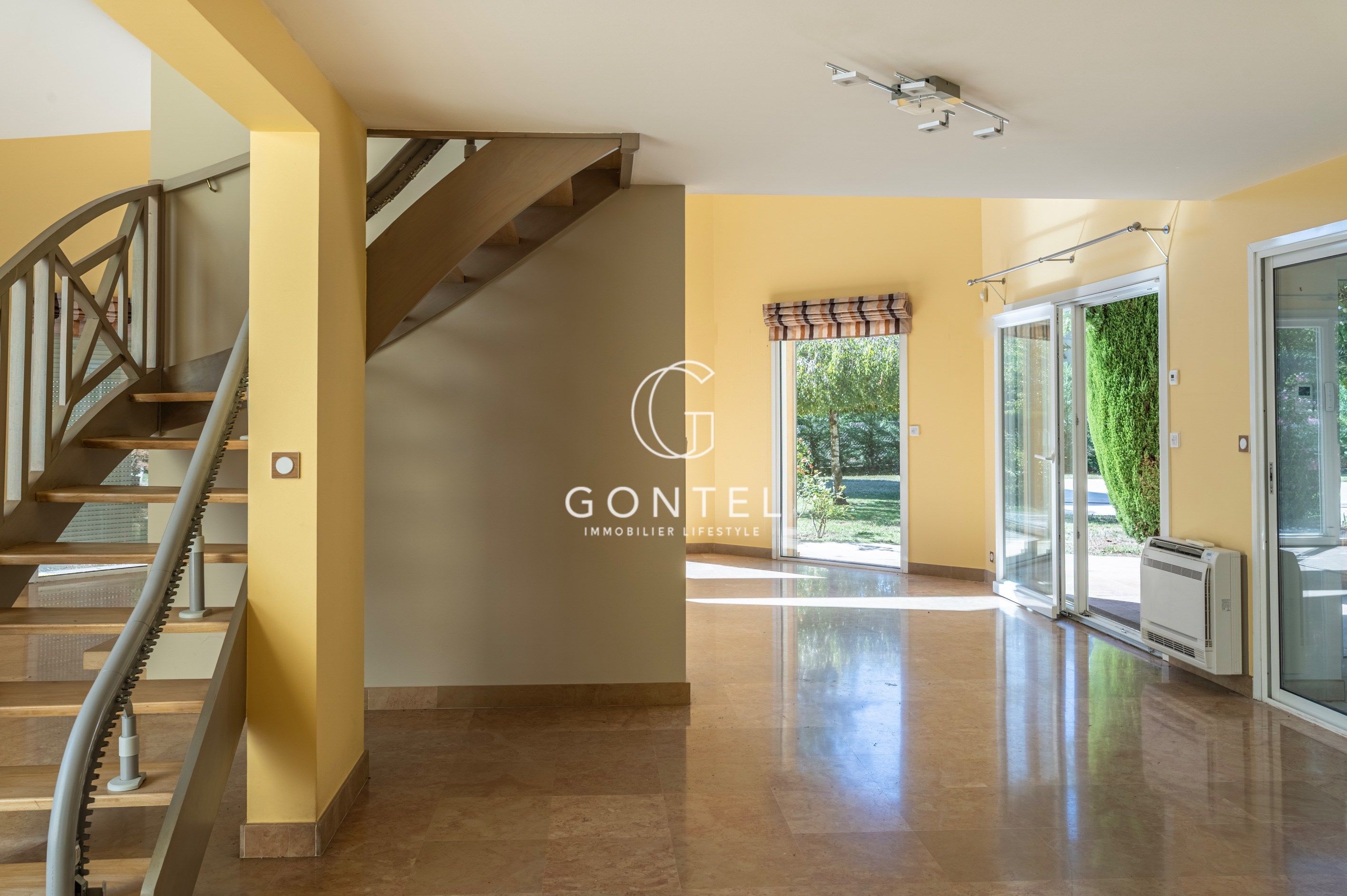 maison 5 Pièces en vente sur ST CYR AU MONT D OR (69450)