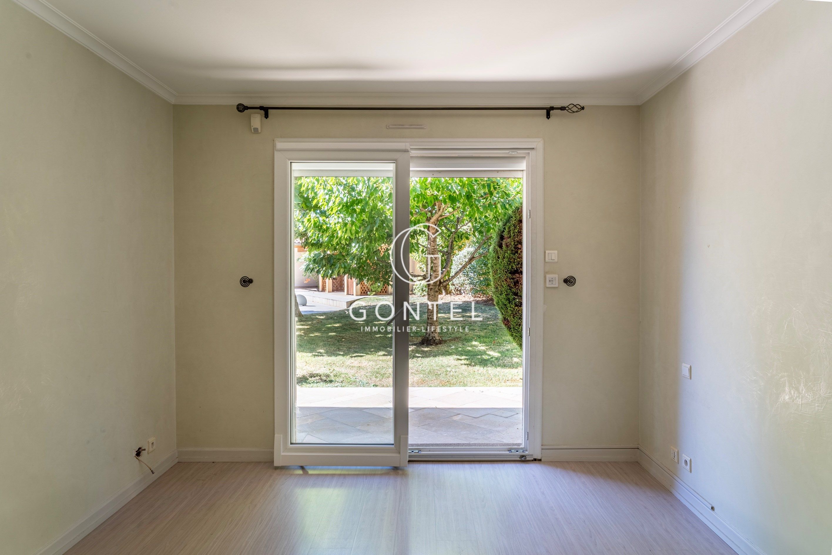 maison 5 Pièces en vente sur ST CYR AU MONT D OR (69450)