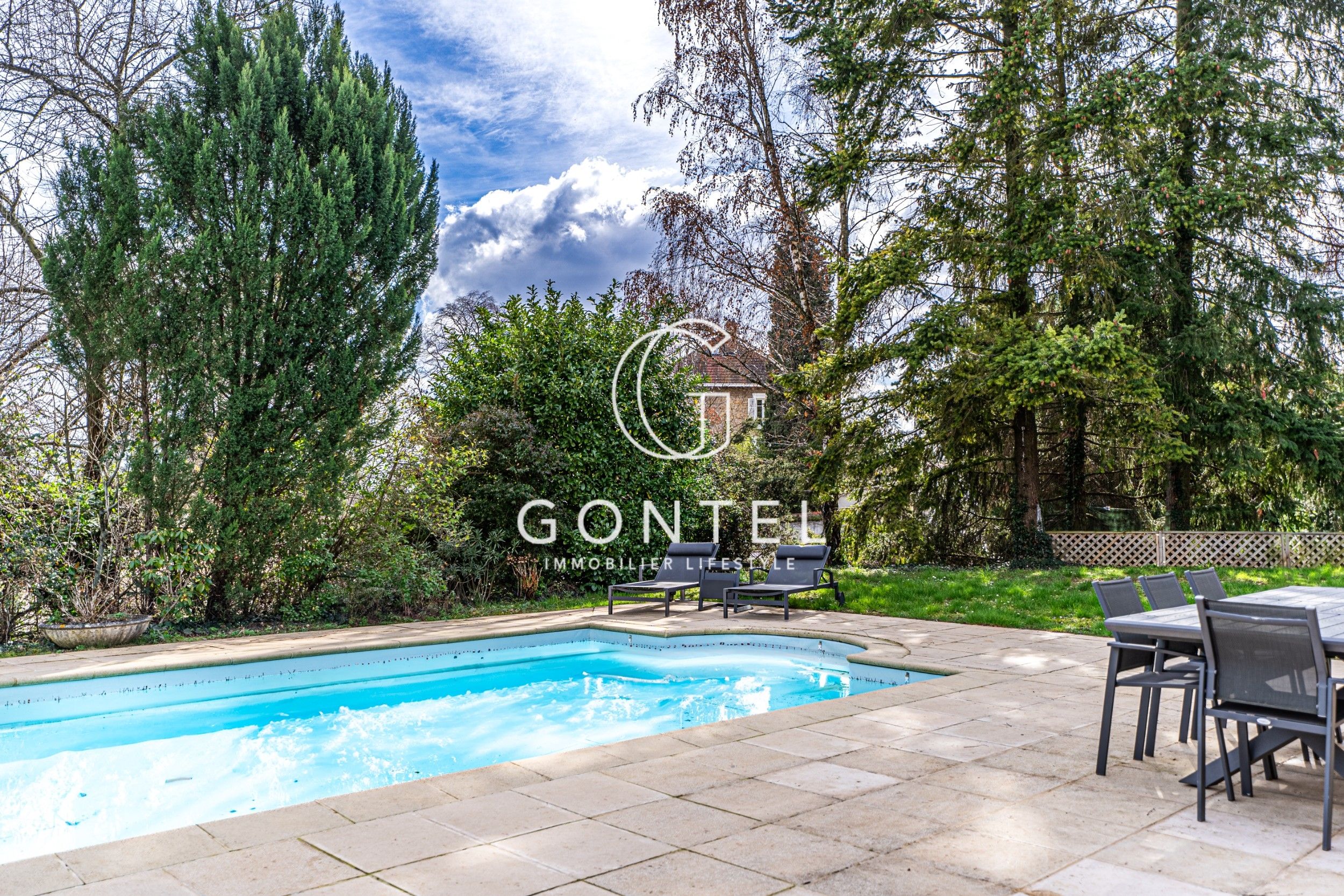 maison 6 Pièces en vente sur ST CYR AU MONT D OR (69450)