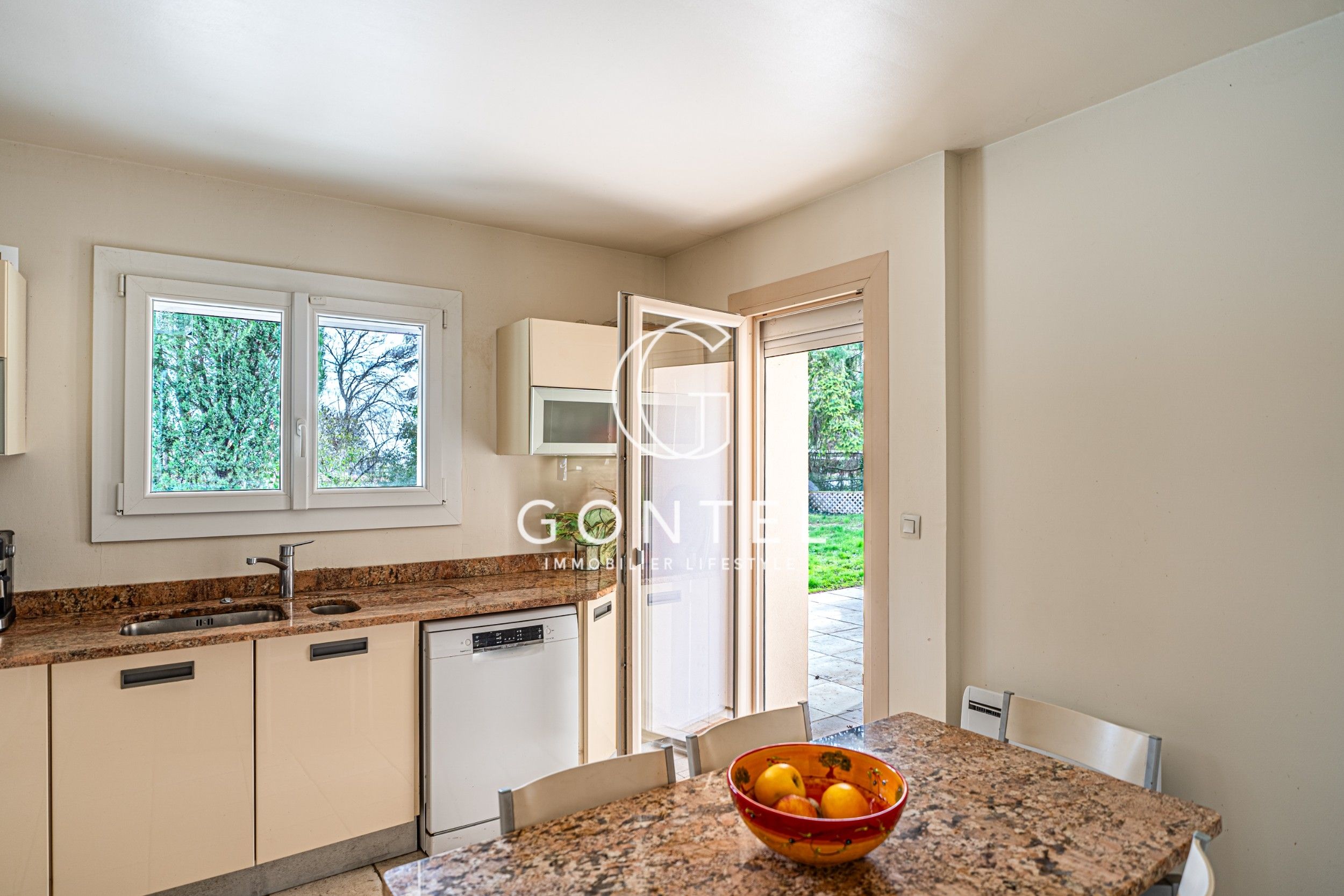 maison 6 Pièces en vente sur ST CYR AU MONT D OR (69450)