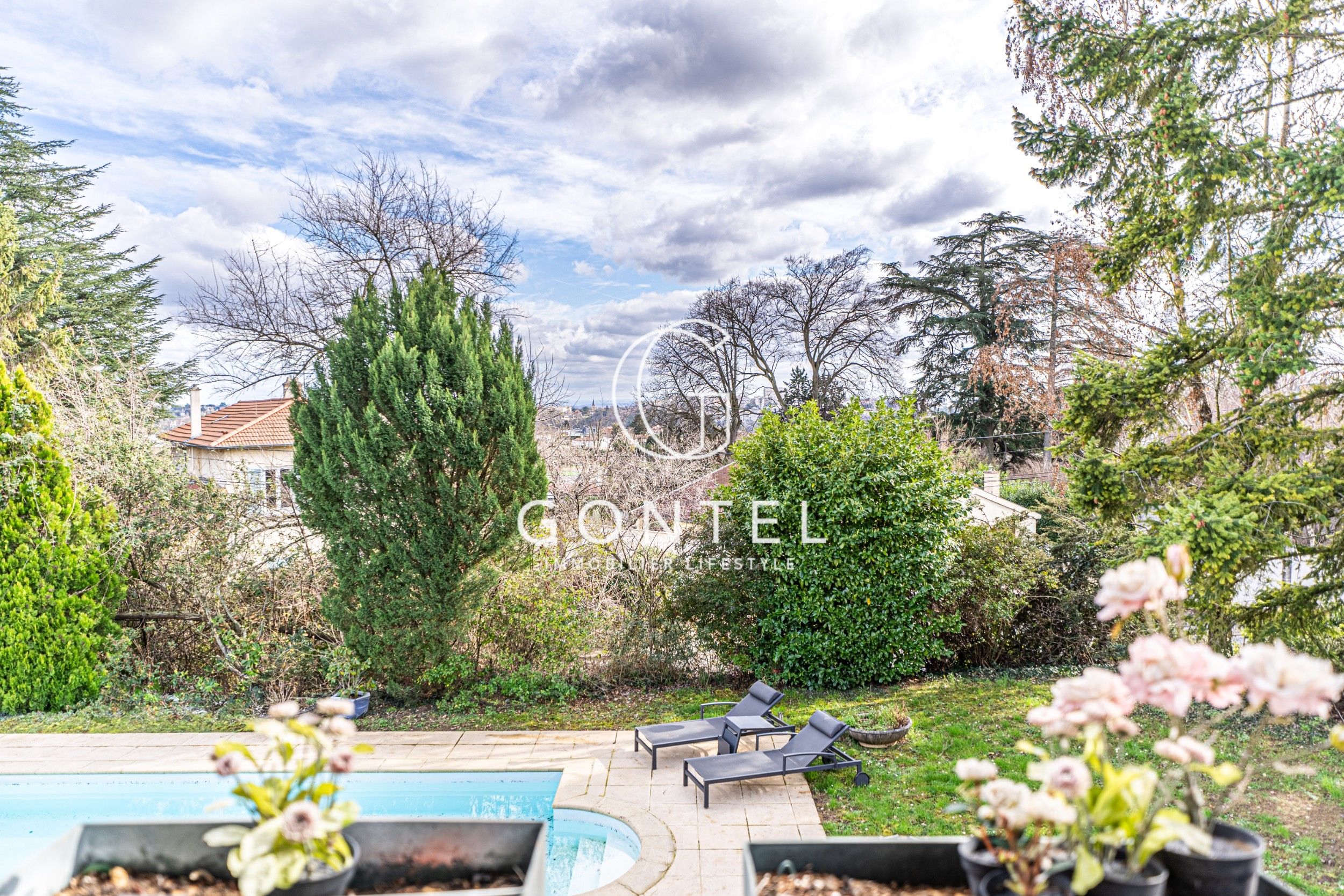 maison 6 Pièces en vente sur ST CYR AU MONT D OR (69450)