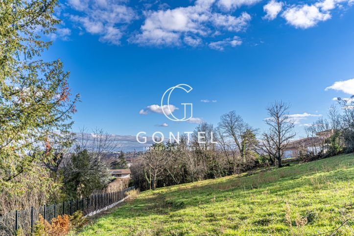 terrain en vente sur ST CYR AU MONT D OR (69450) Vente Terrain 1232 m² Saint-Cyr-au-Mont-d'Or