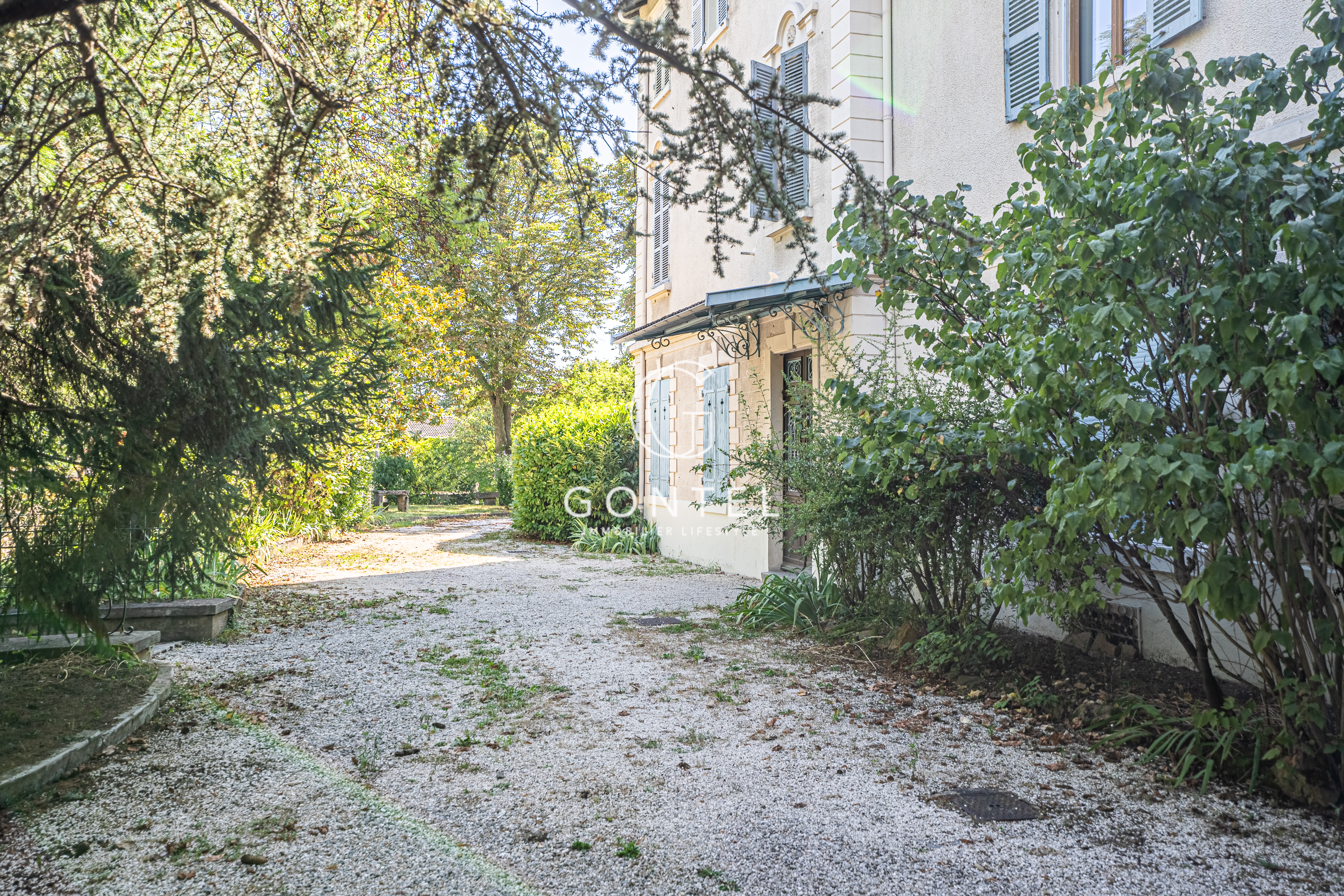 appartement 5 Pièces en vente sur ST CYR AU MONT D OR (69450)